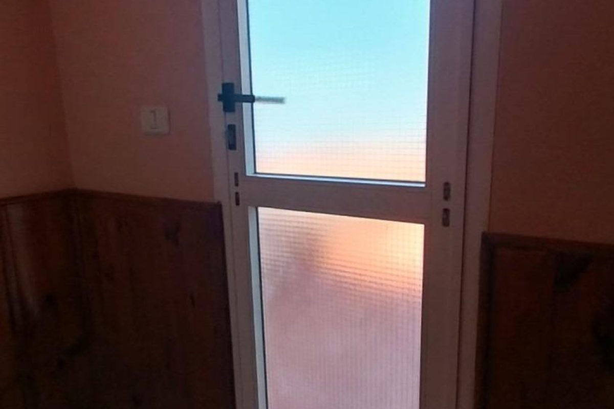 21 25