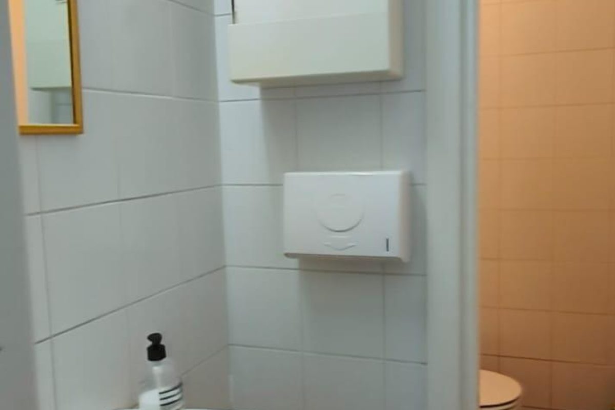 3 7 5